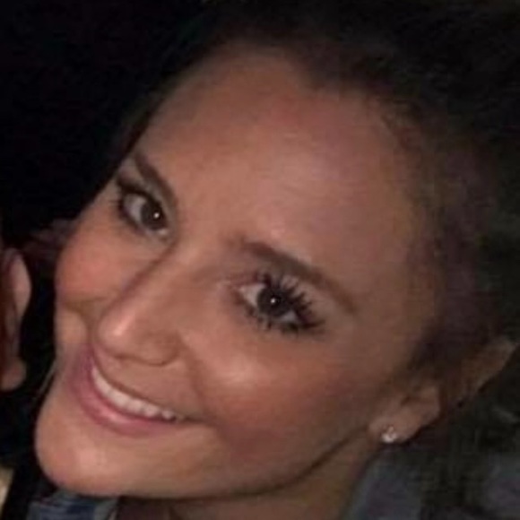 Meet your Posher, Chanel - Picture 1 of 1